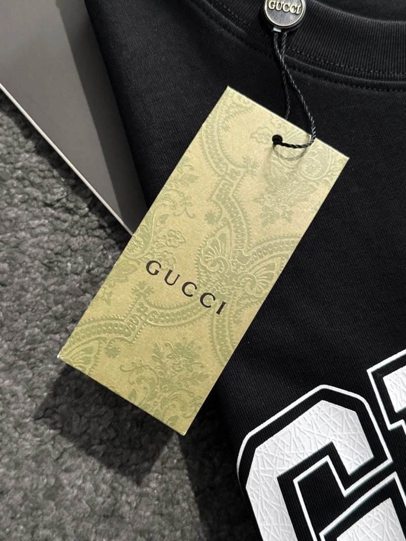 Sleek Gucci T-Shirts 127196