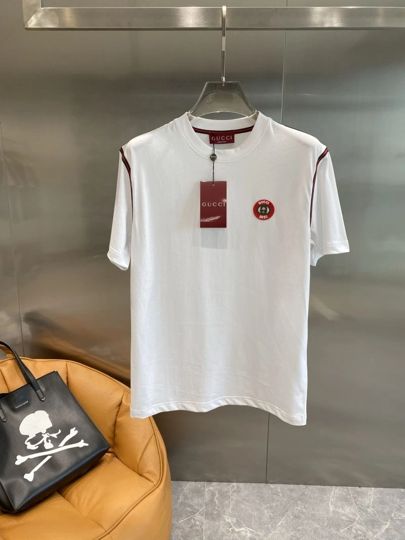Compact Gucci T-Shirts 127135