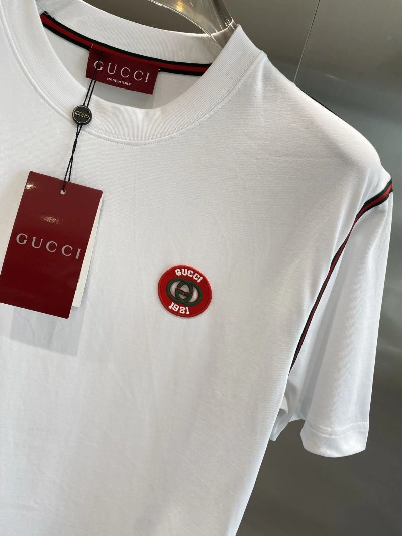 Compact Gucci T-Shirts 127135
