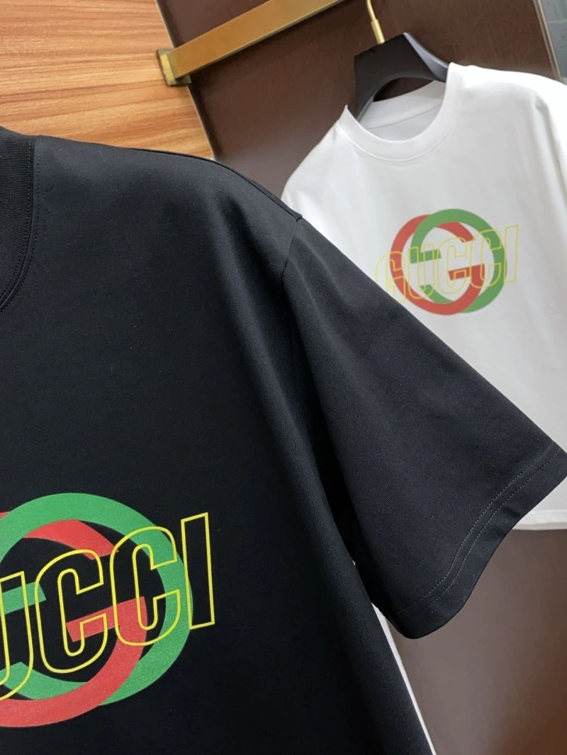 Gucci T-Shirts Chic 127098