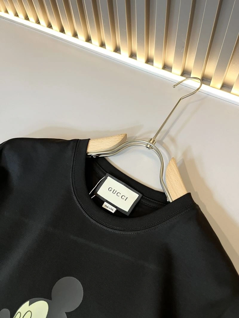 Versatile Gucci T-Shirts 127093
