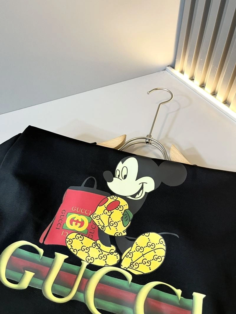 Versatile Gucci T-Shirts 127093