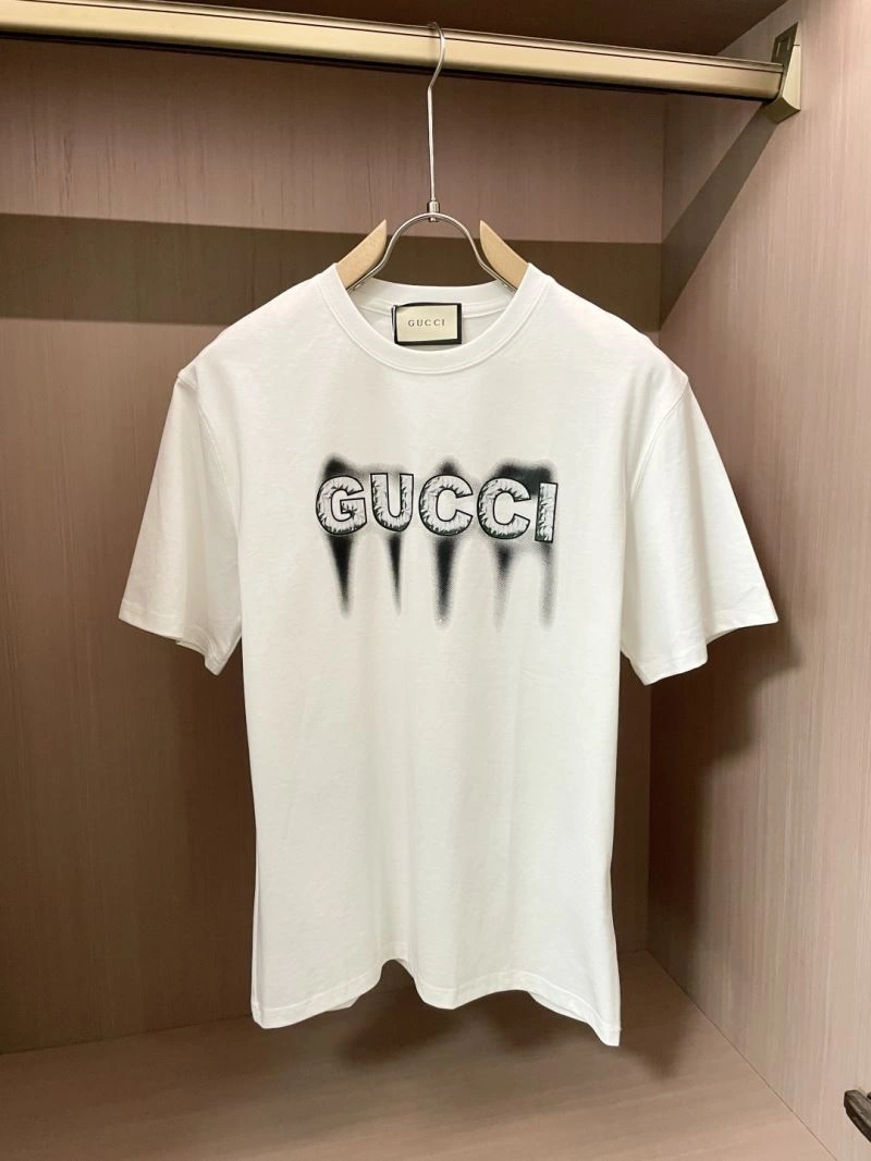 Seasonal Gucci T-Shirts 127018