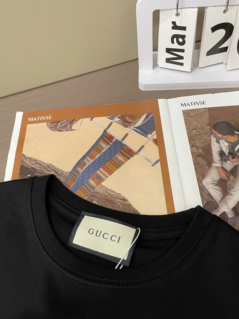Seasonal Gucci T-Shirts 127018