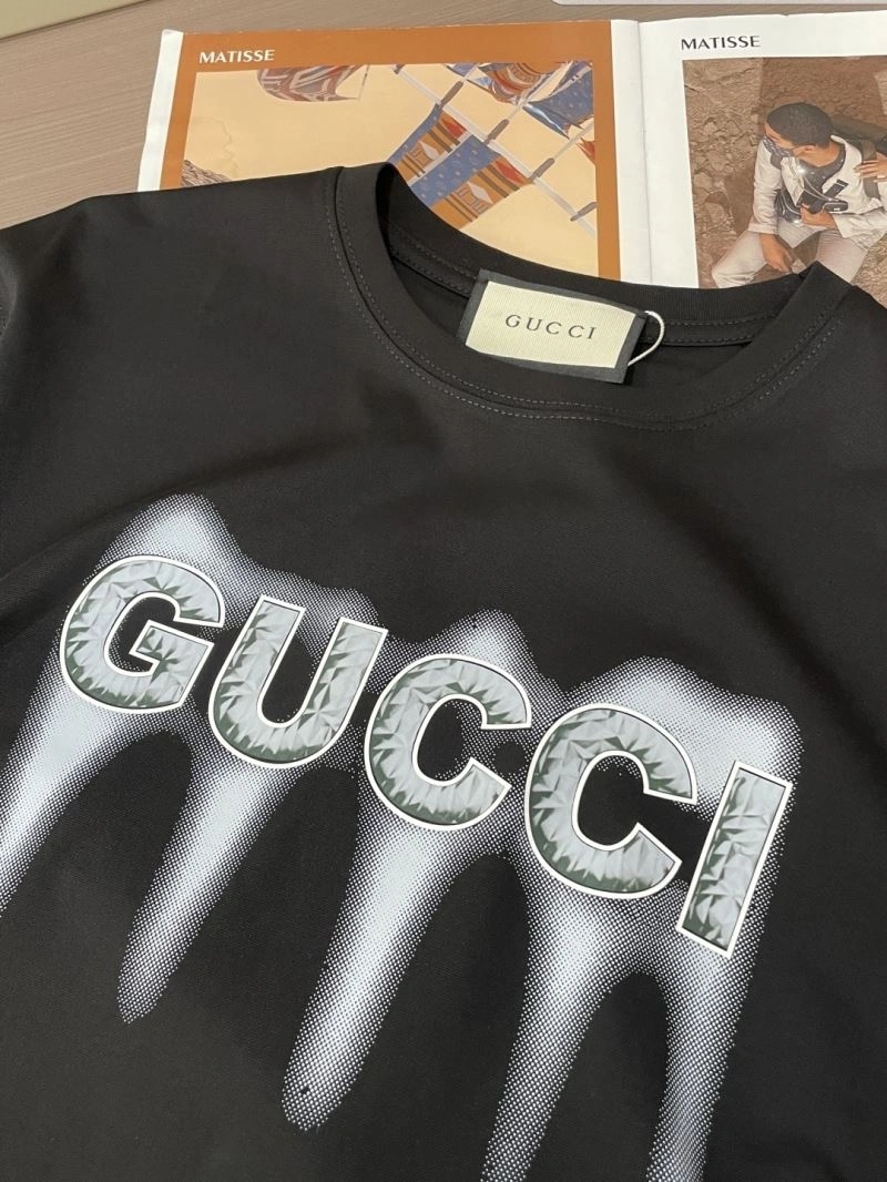 Seasonal Gucci T-Shirts 127018