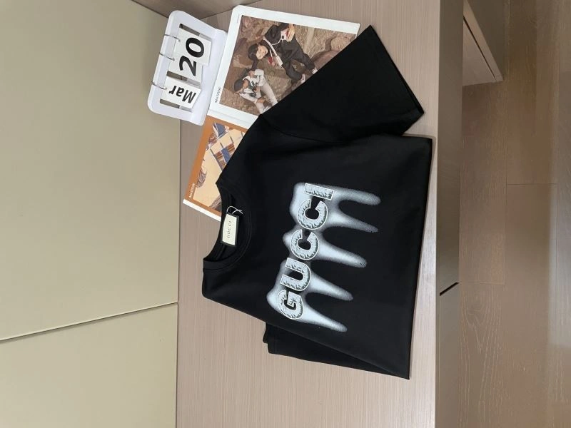 Seasonal Gucci T-Shirts 127018