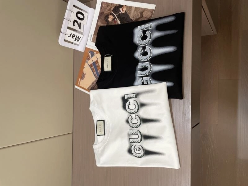 Seasonal Gucci T-Shirts 127018