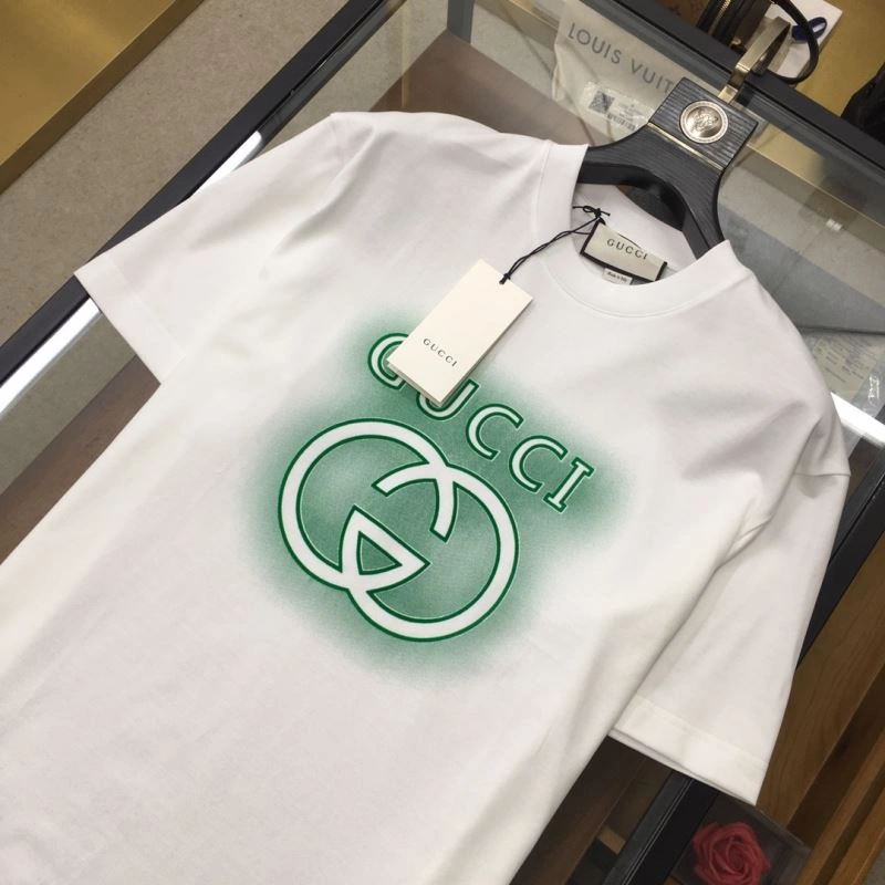 Bold Gucci T-Shirts 126978