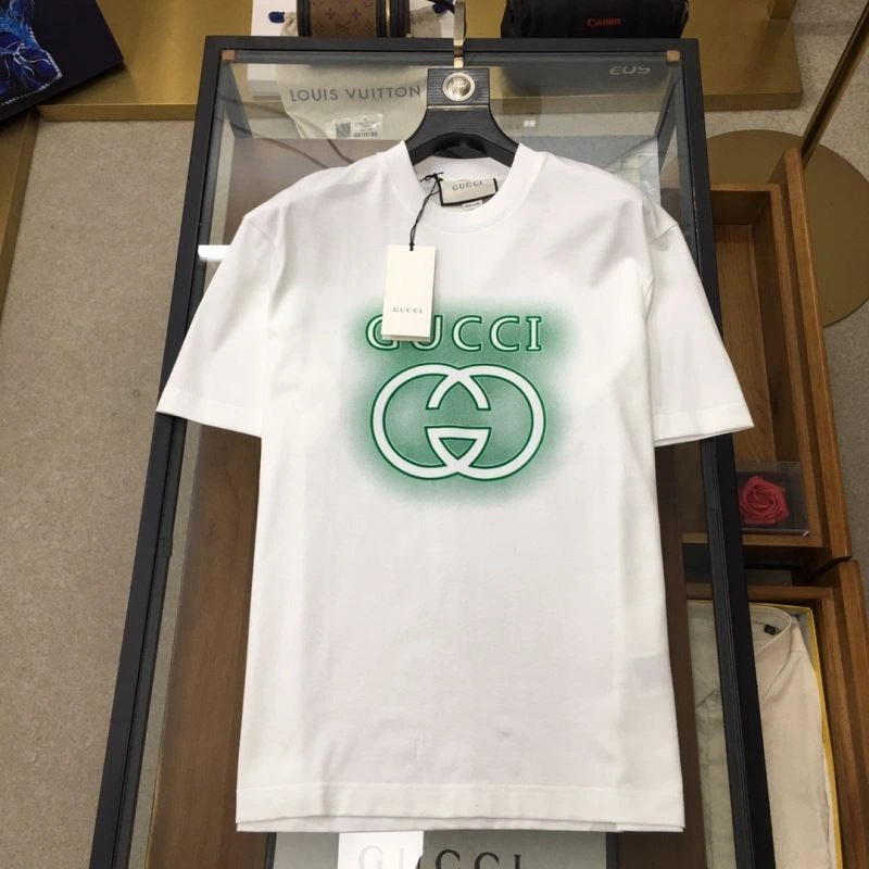 Bold Gucci T-Shirts 126978