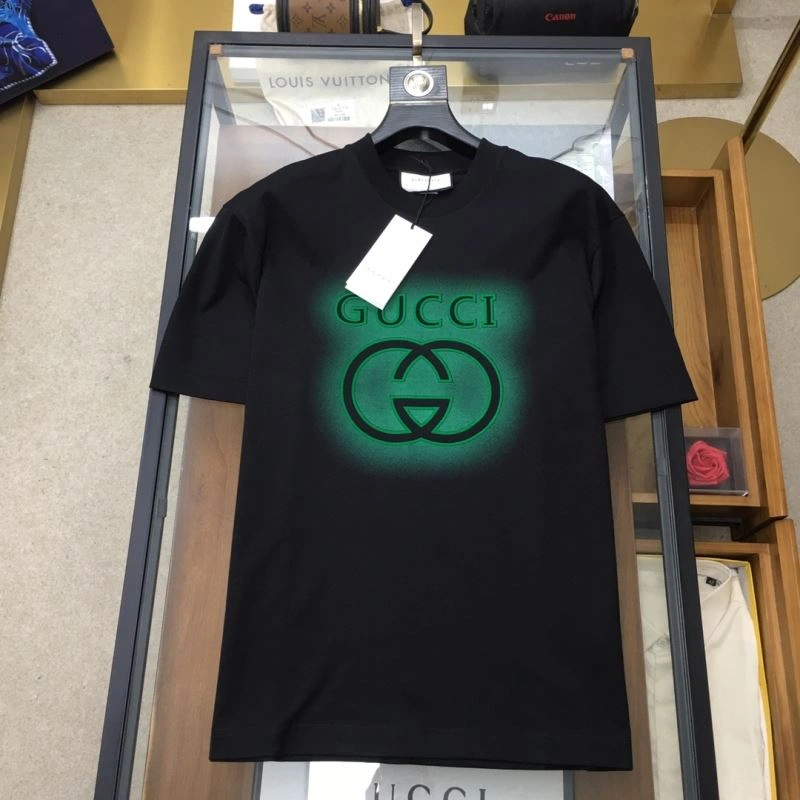 Bold Gucci T-Shirts 126978
