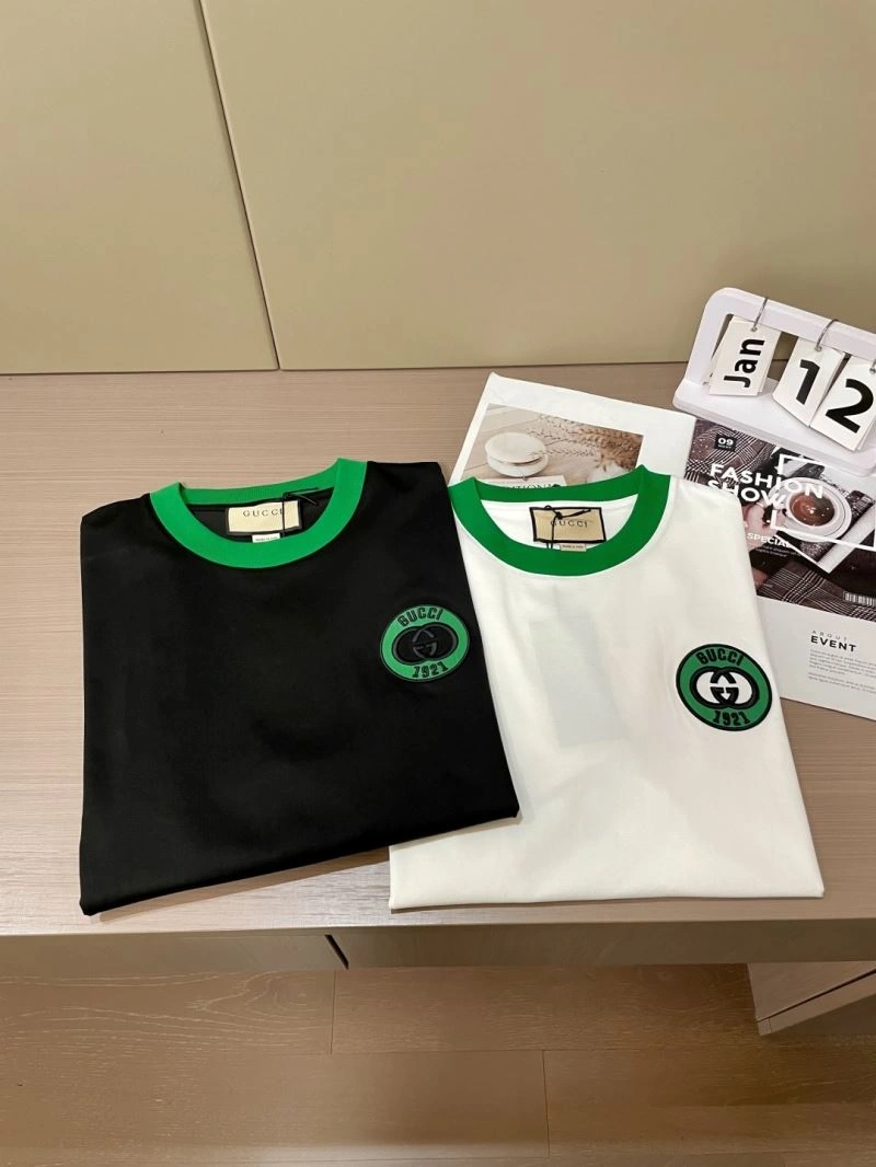 Compact Gucci T-Shirts 126923