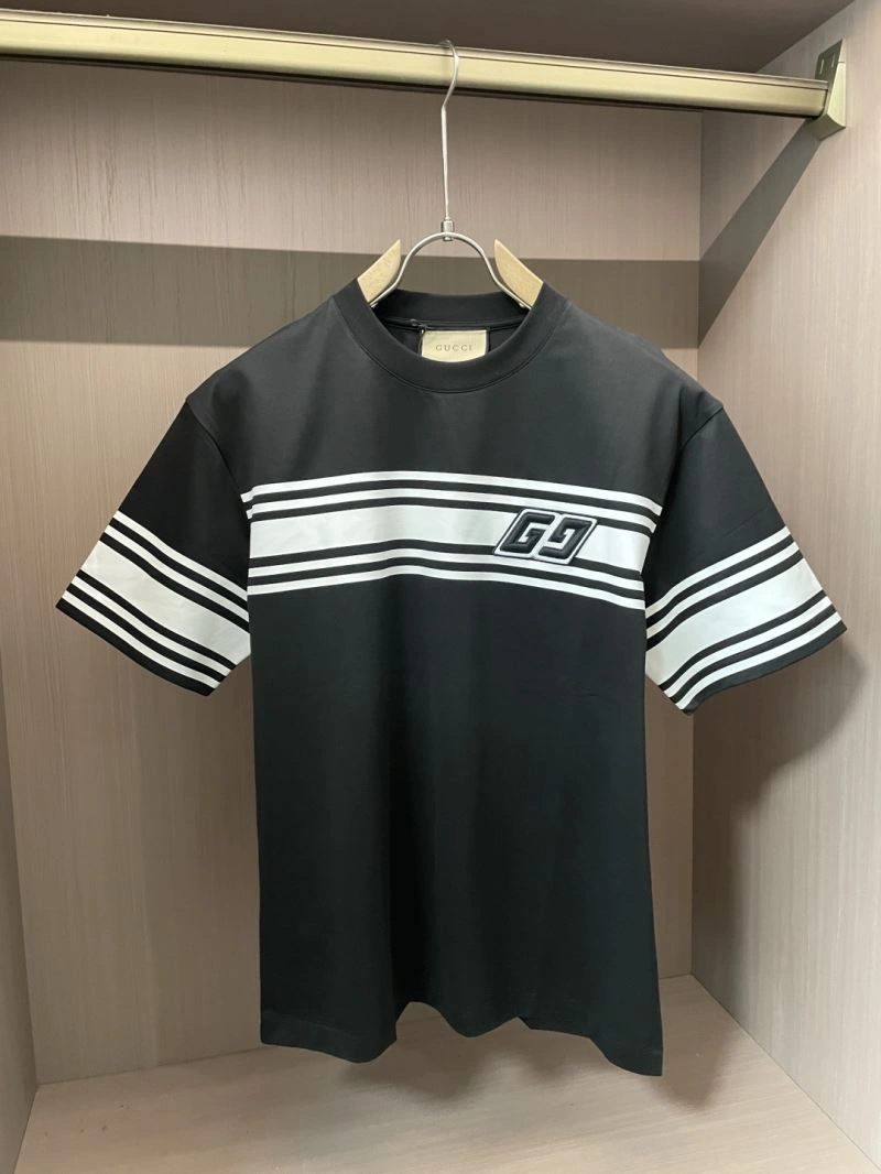 EyeCatching Gucci T-Shirts 126932