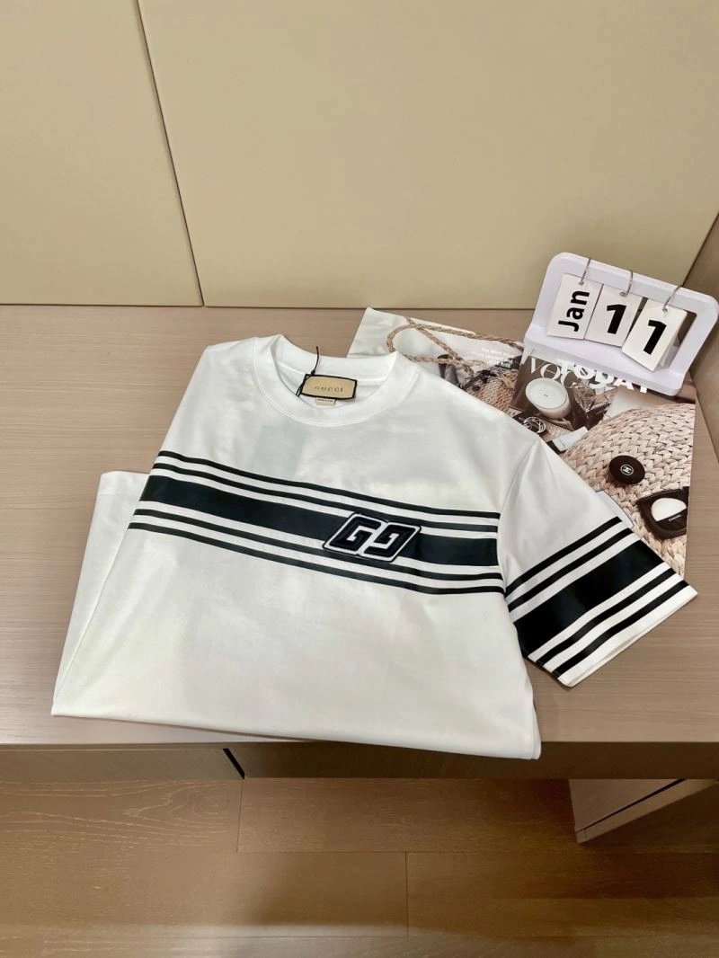 EyeCatching Gucci T-Shirts 126932