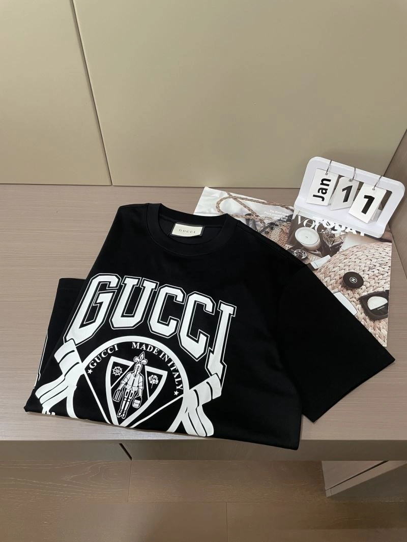 Classic Gucci T-Shirts 126926