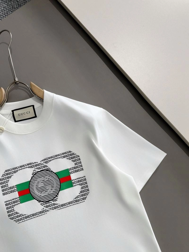 Modern Gucci T-Shirts 126902