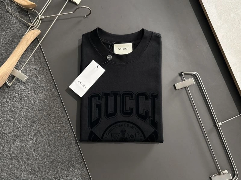 Elegant Gucci T-Shirts 126880