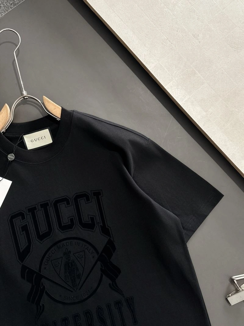 Elegant Gucci T-Shirts 126880