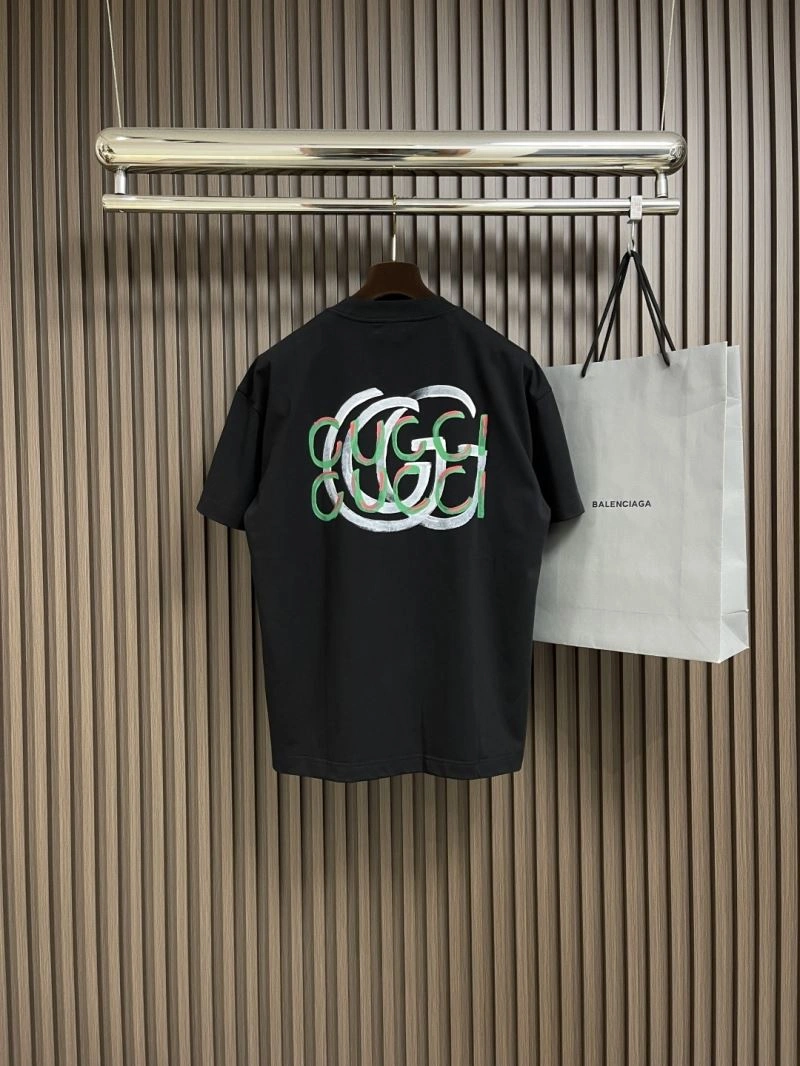 Bold Gucci T-Shirts 126886