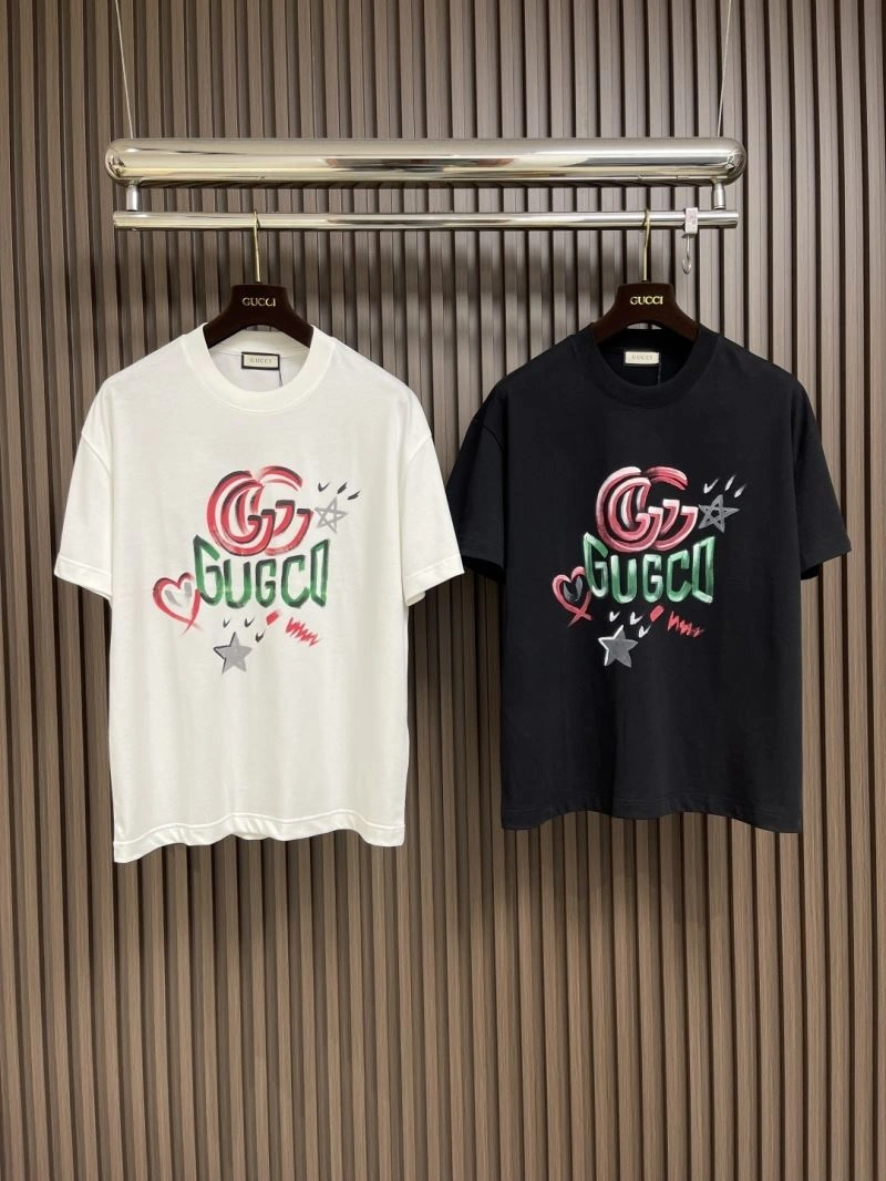 Bold Gucci T-Shirts 126886