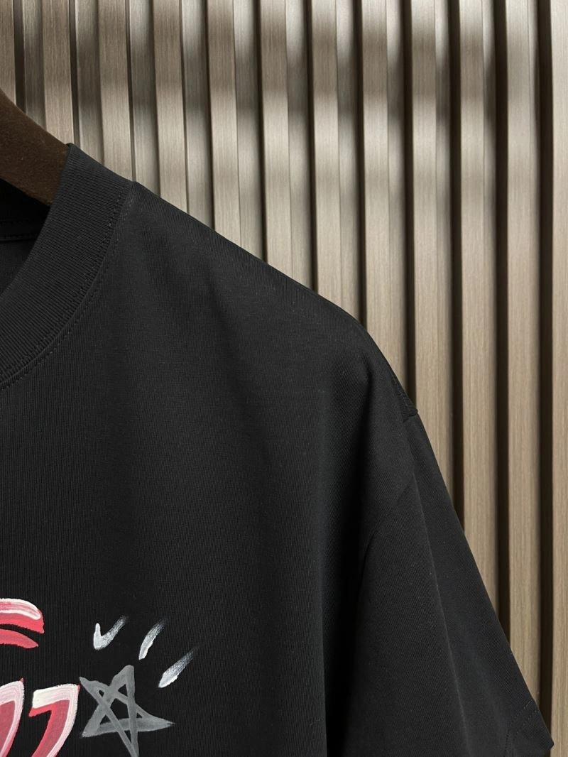 Bold Gucci T-Shirts 126886