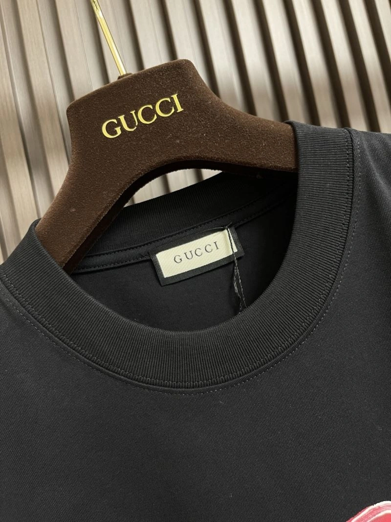Bold Gucci T-Shirts 126886