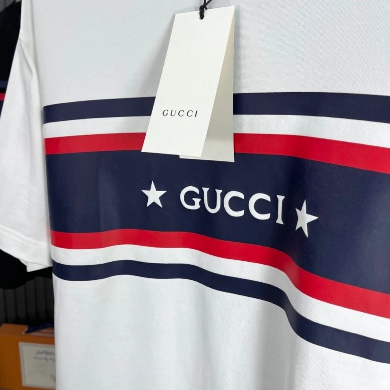 Compact Gucci T-Shirts 126704