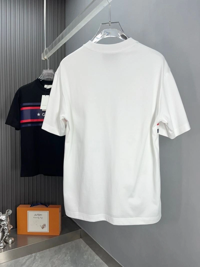 Compact Gucci T-Shirts 126704