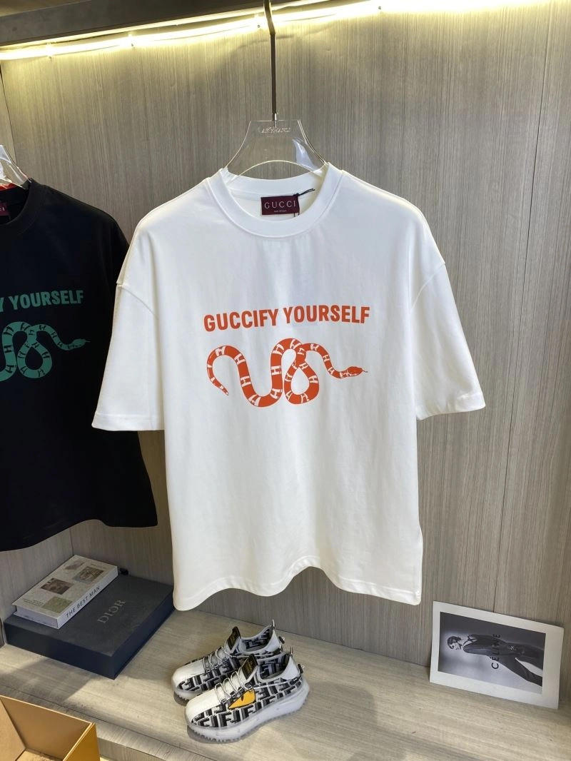 Stretchable Gucci T-Shirts 126692