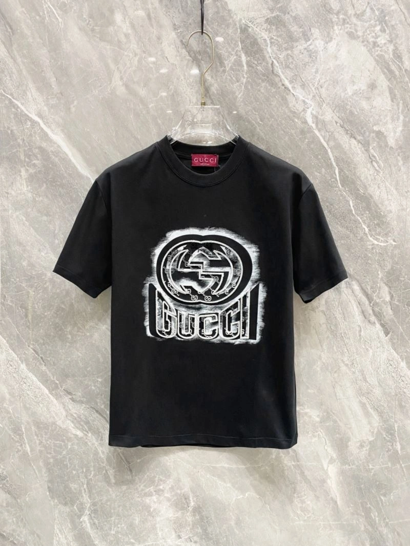 Versatile Gucci T-Shirts 126689
