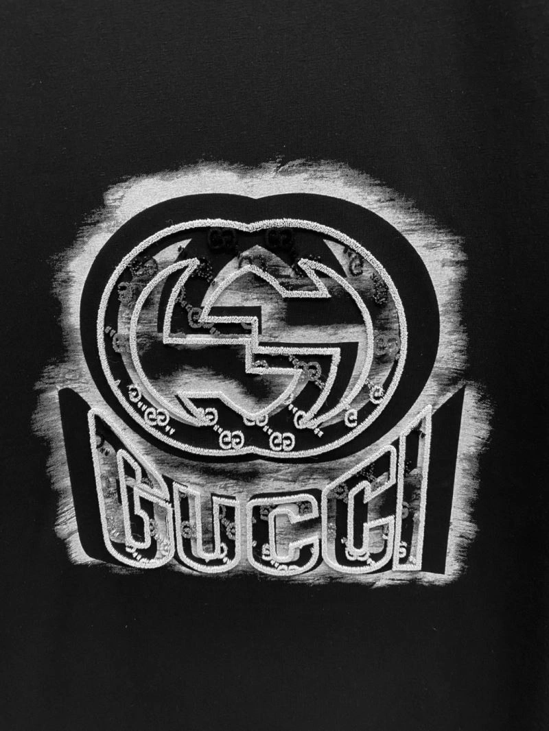 Versatile Gucci T-Shirts 126689