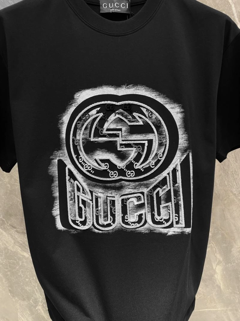 Versatile Gucci T-Shirts 126689