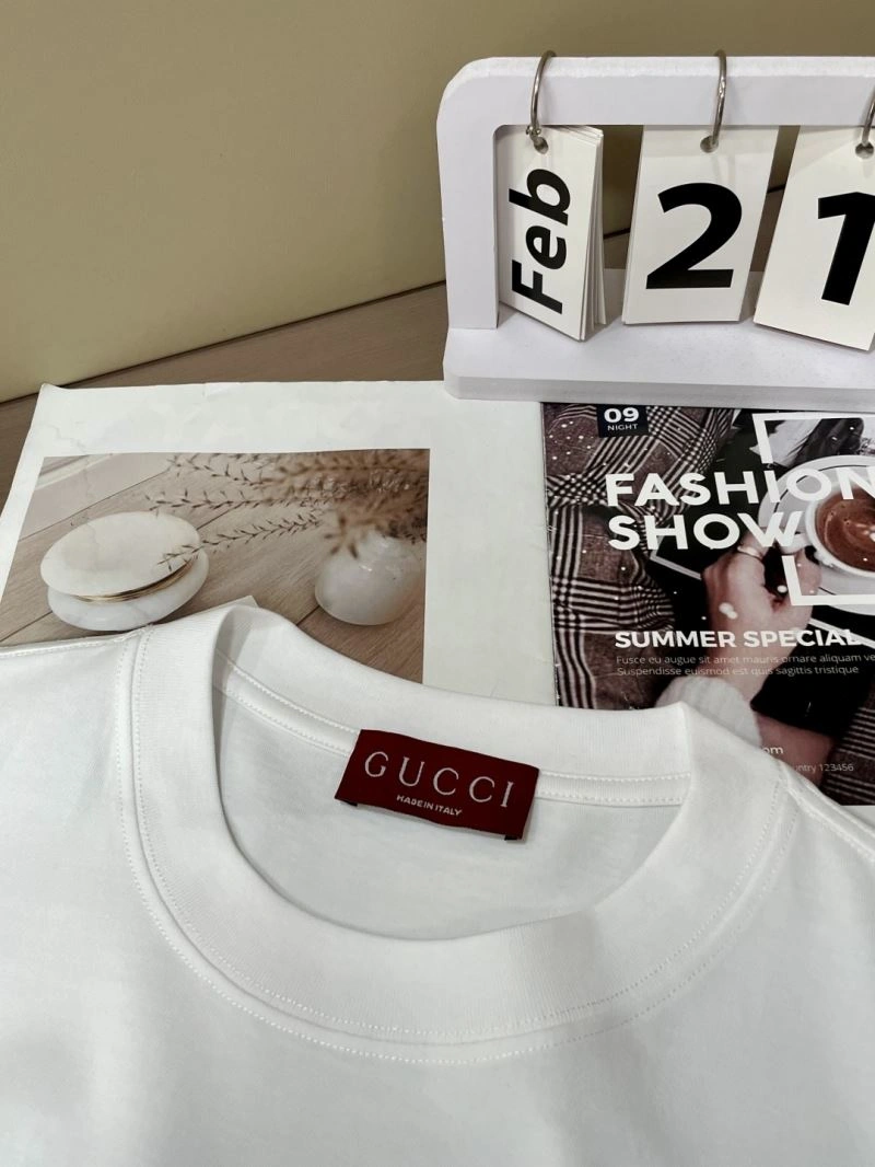 Gucci T-Shirts Versatile 126685