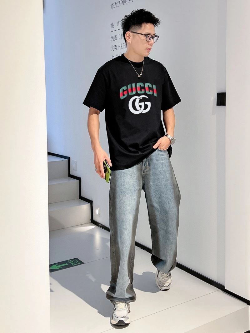 Sleek Gucci T-Shirts 126679