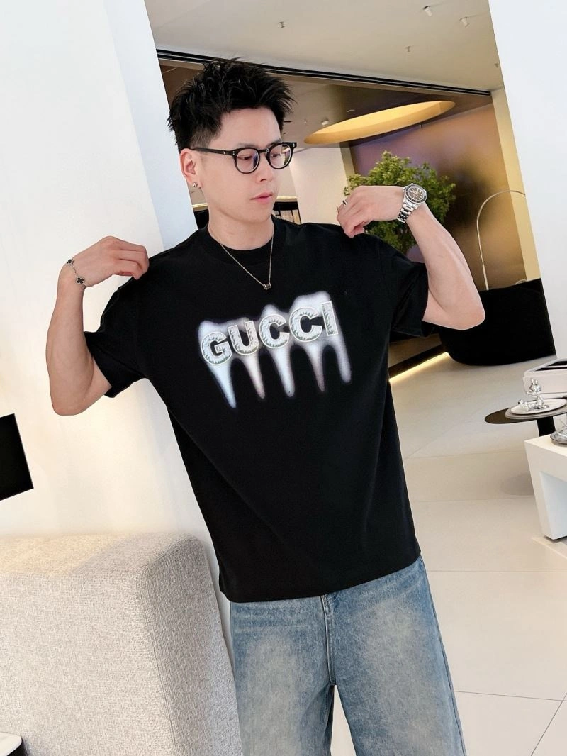 Gucci T-Shirts Versatile 126688