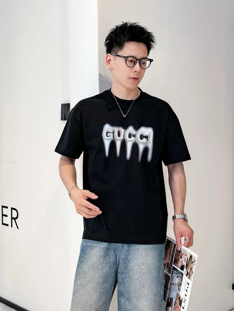 Gucci T-Shirts Versatile 126688
