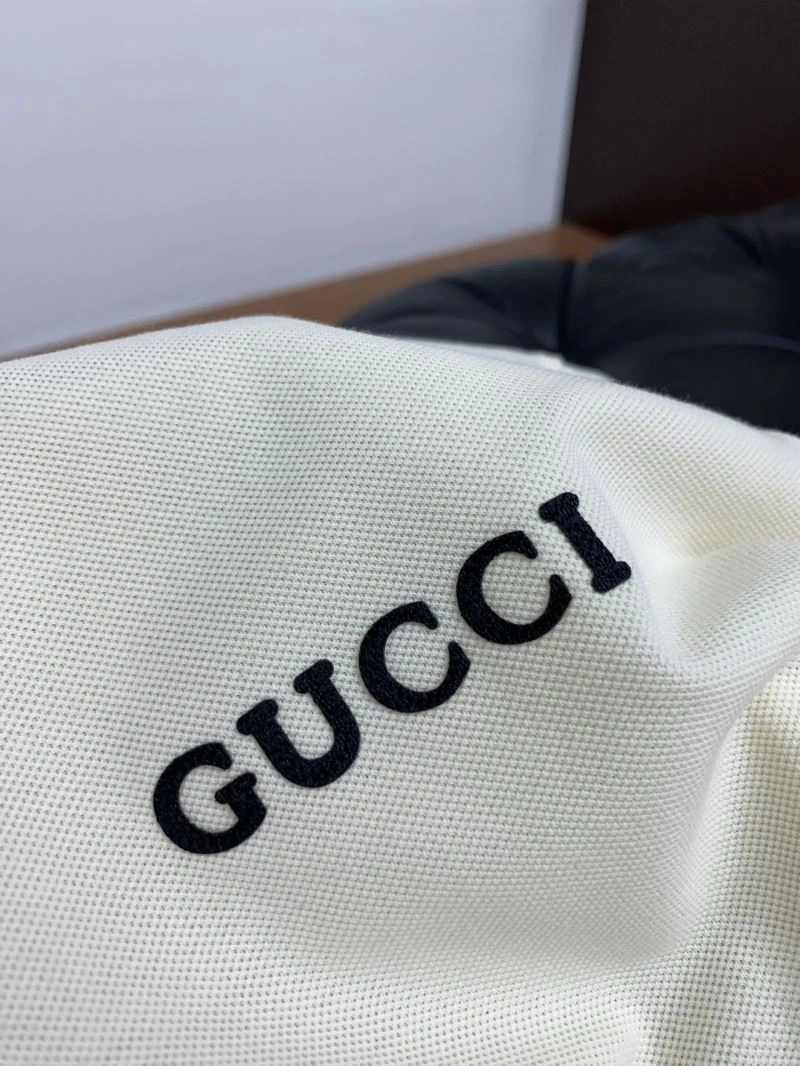Gucci T-Shirts Soft 126649