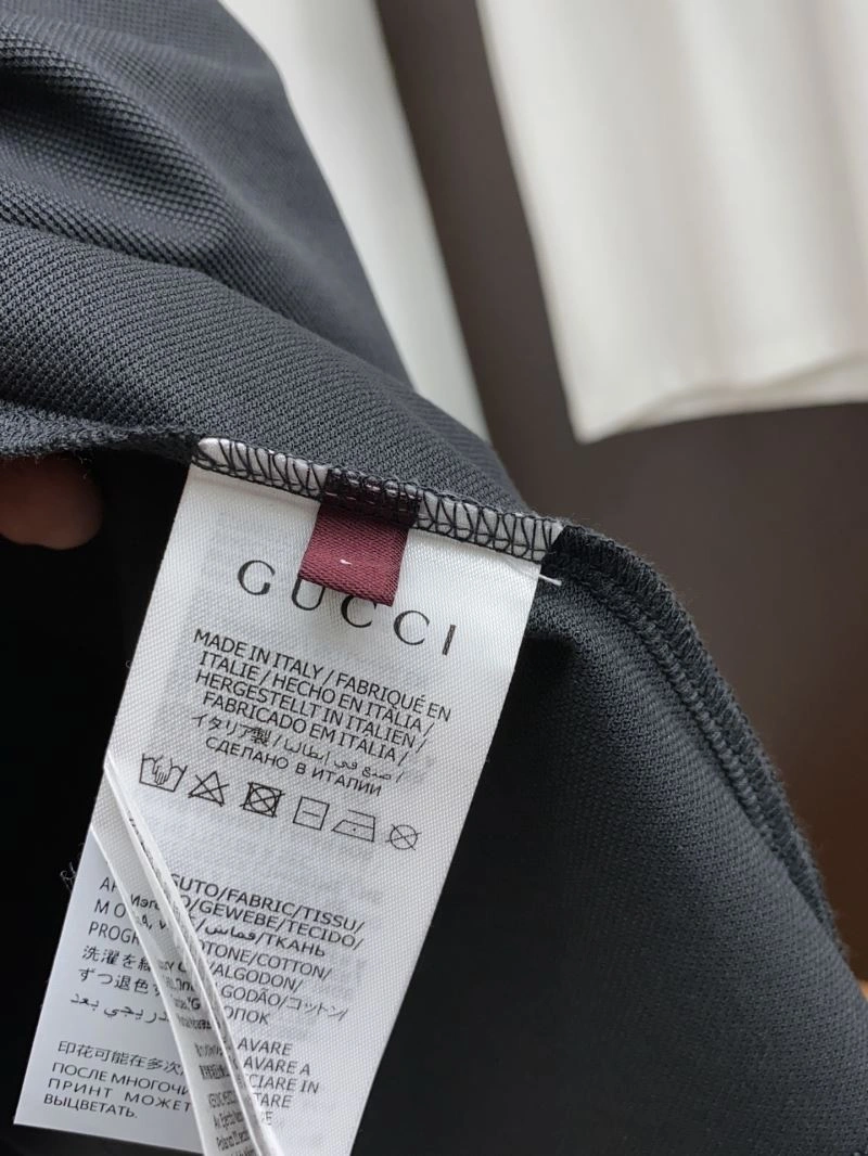 Unisex Gucci T-Shirts 126655
