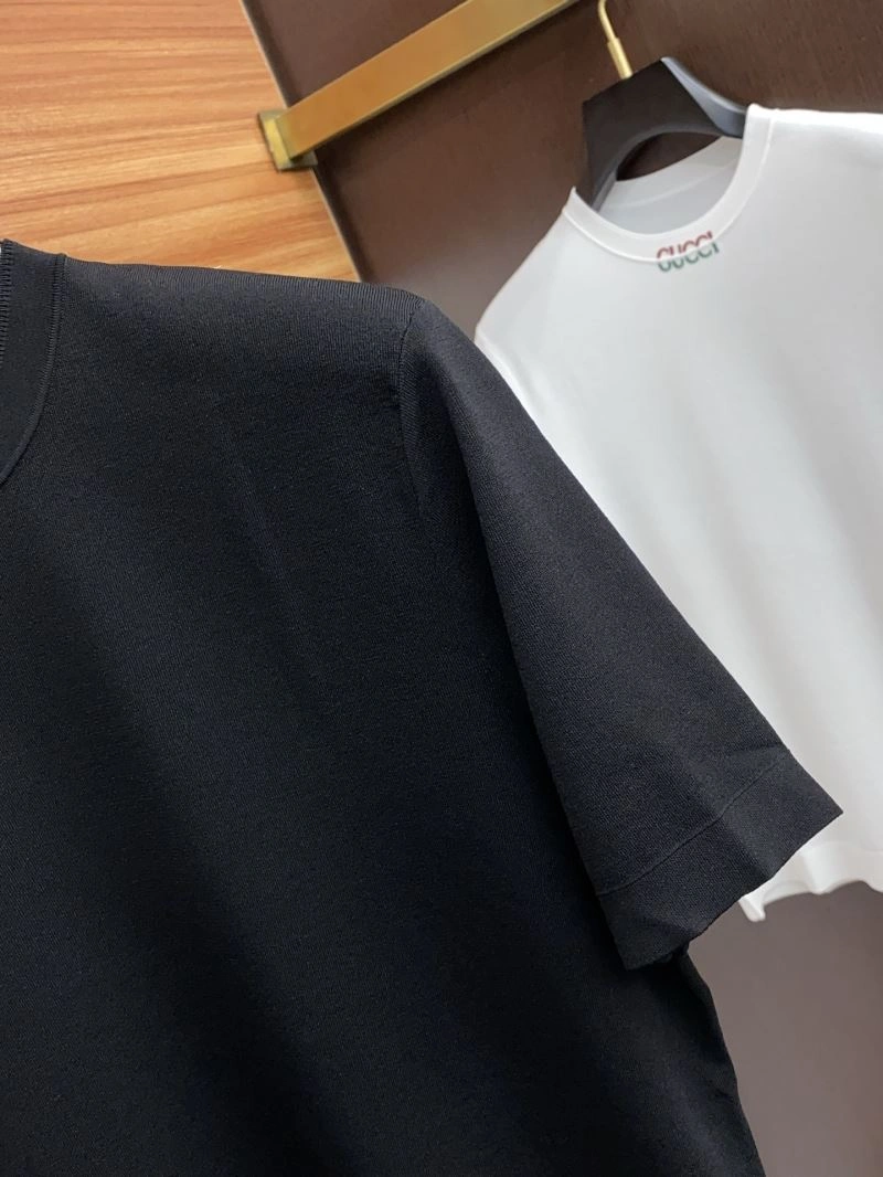 Sleek Gucci T-Shirts 126633