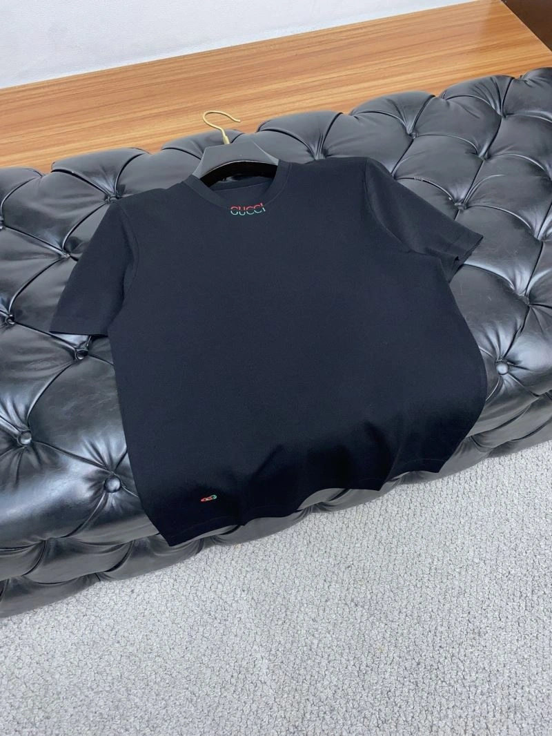Sleek Gucci T-Shirts 126633
