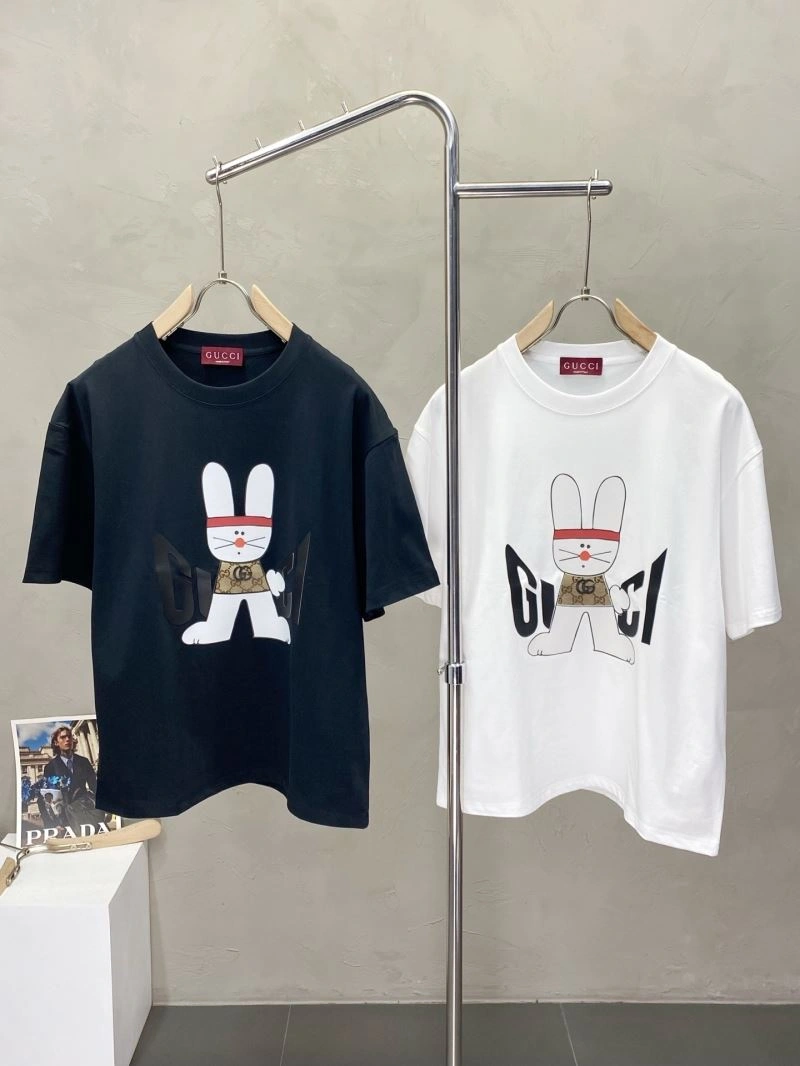 Versatile Gucci T-Shirts 126555