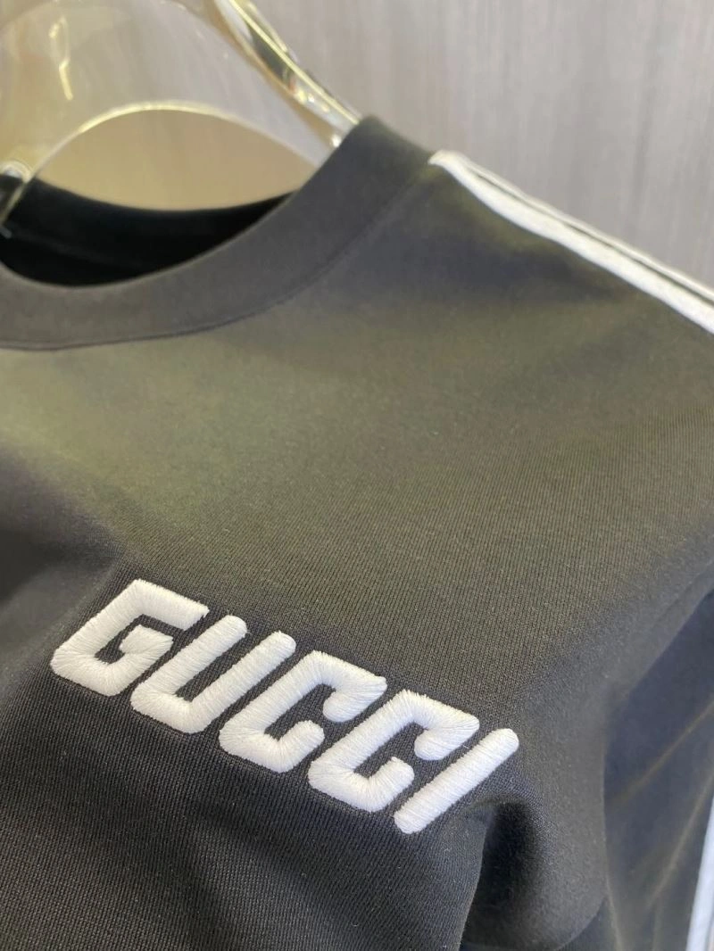 Gucci T-Shirts Bold 126571