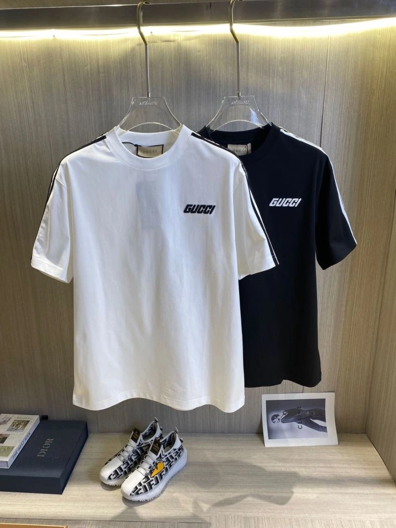Gucci T-Shirts Bold 126571