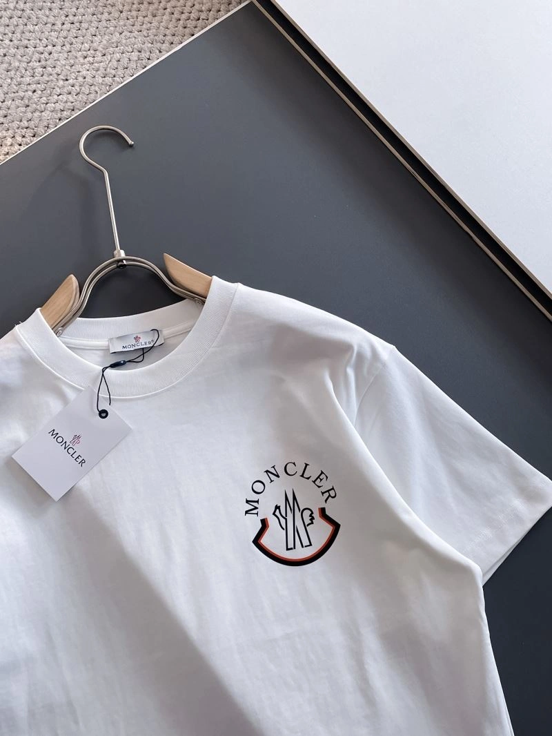 Timeless Gucci T-Shirts 126552