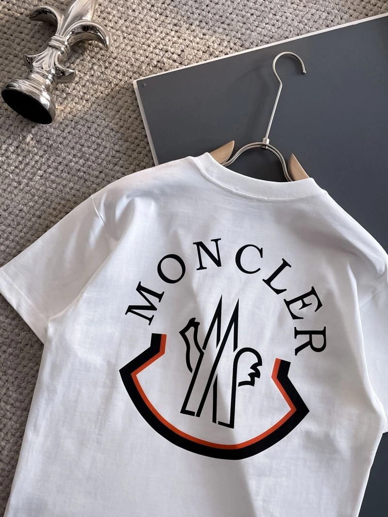 Timeless Gucci T-Shirts 126552
