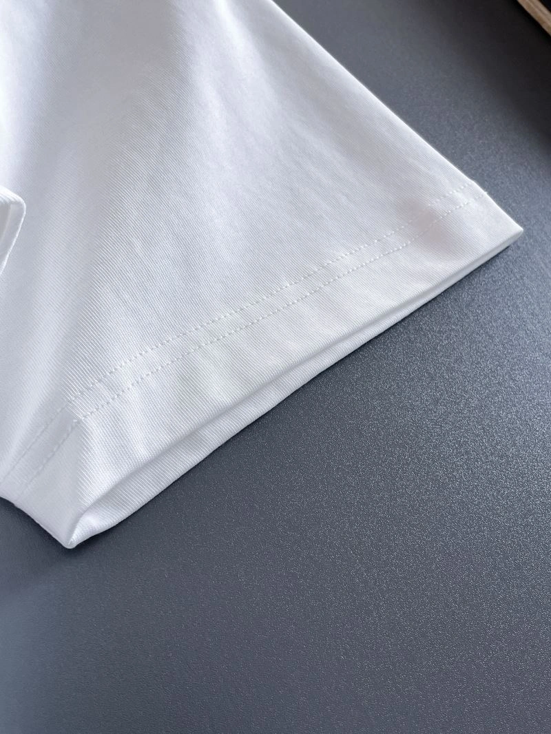 Timeless Gucci T-Shirts 126552