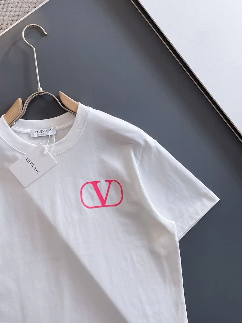 Gucci T-Shirts Versatile 126539