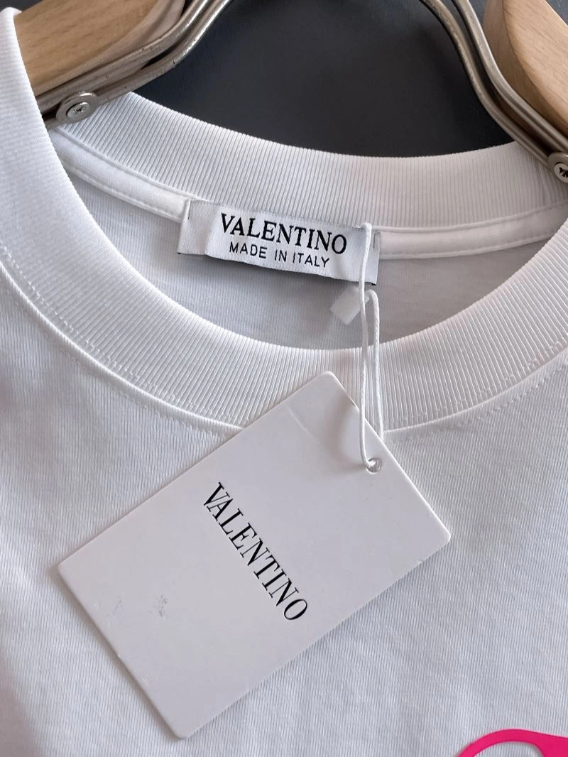 Gucci T-Shirts Versatile 126539