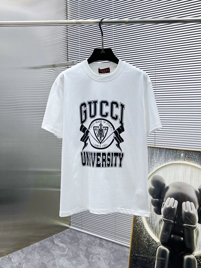 Compact Gucci T-Shirts 126524