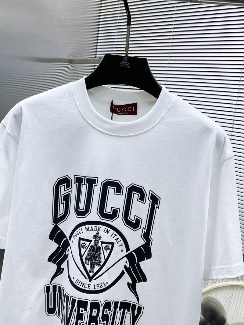 Compact Gucci T-Shirts 126524