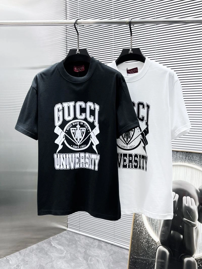 Compact Gucci T-Shirts 126524